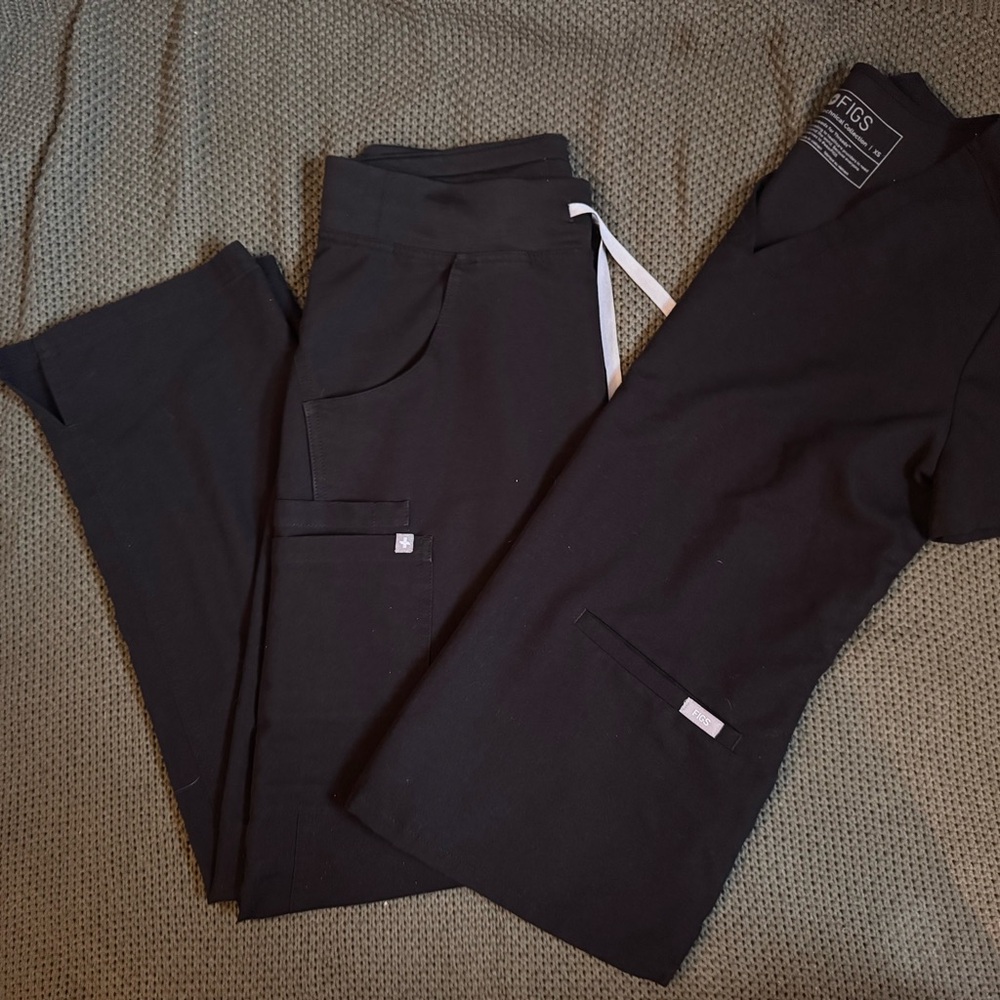 Figs Women's XS scrub set in Black